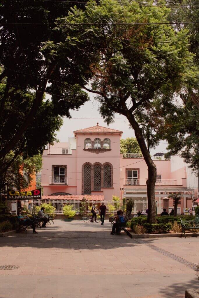 Unsplash photo of Coyoacan, Mexico City by chris luengas