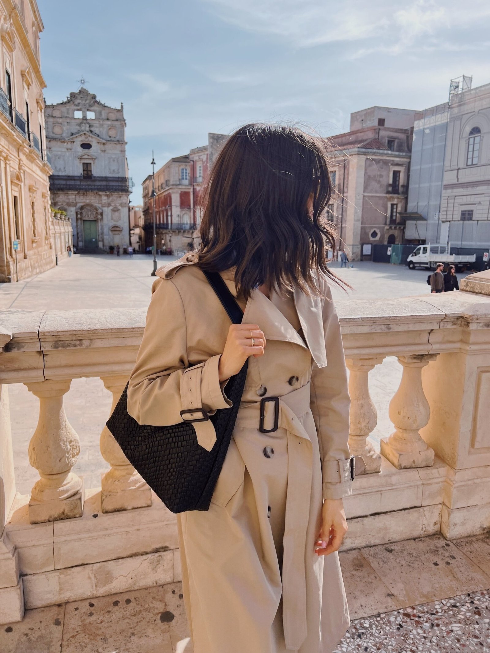 The Ultimate Spring Packing List for Europe - Linds Alyse