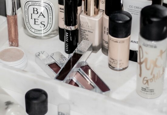 The Ultimate Guide to Shopping for Beauty Products Across Switzerland (Online and In-Store)