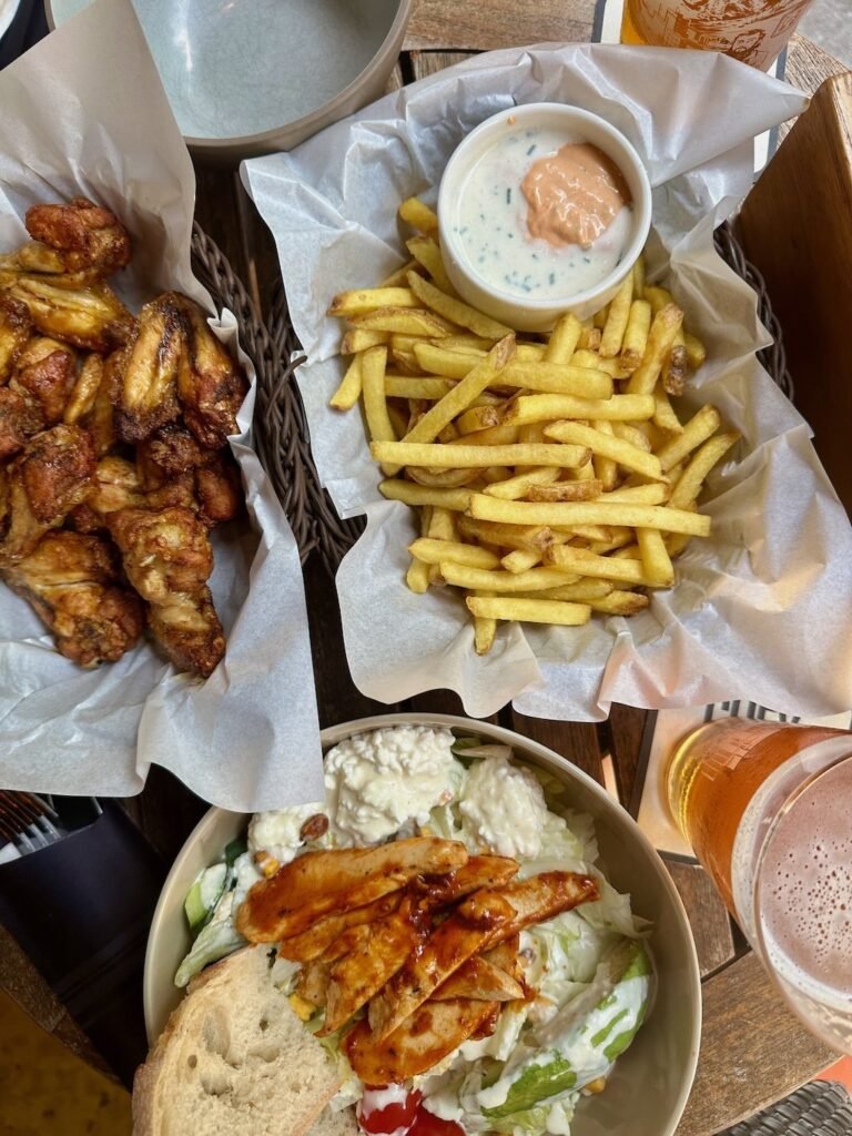 zurich casual restaurants you will love for a great salad and wings