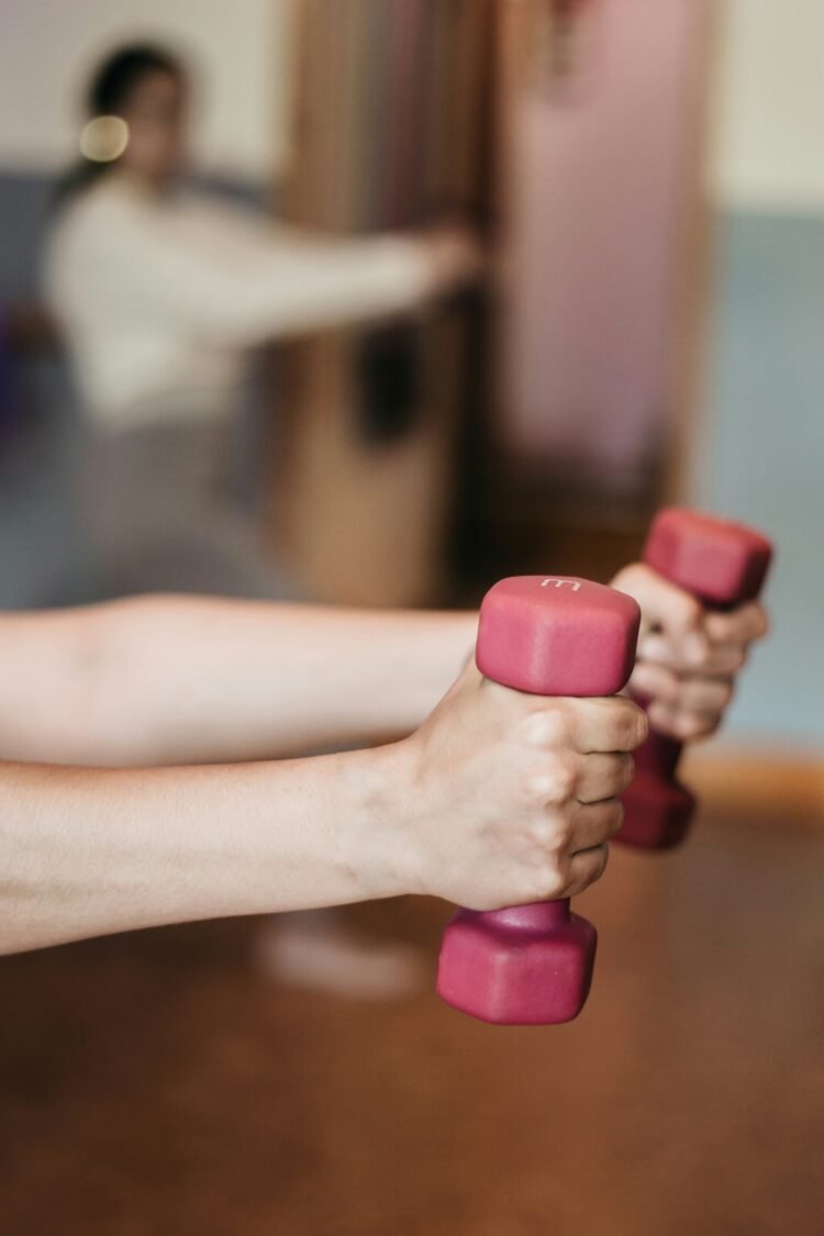 pregnancy safe workouts using hand weights